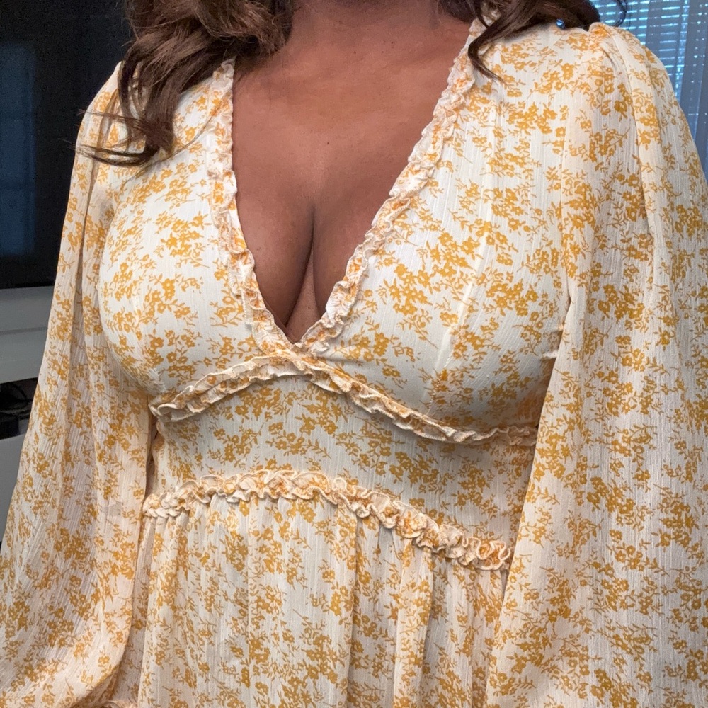 WINDSOR Floral V-Neck Dress with Ruffle Details